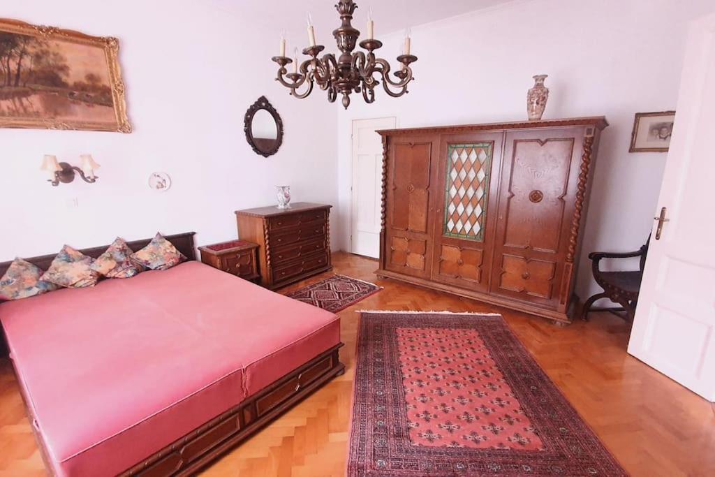Romantic Villa - Papa Luaran gambar
