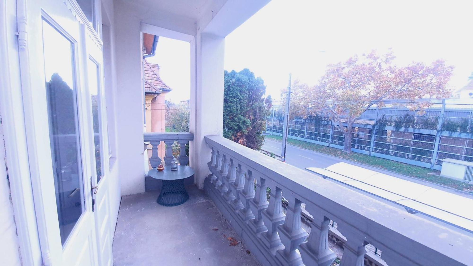 Romantic Villa - Papa Luaran gambar